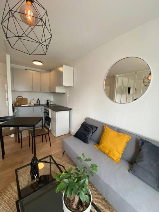 Superbe Studio Avec Parking Gratuit Sur Place Paray-Vieille-Poste Extérieur photo